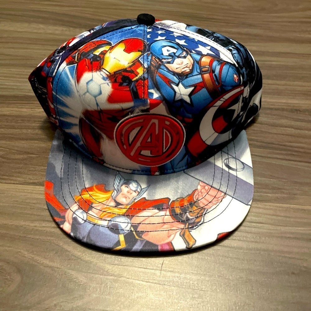 Marvel Avengers Kids Hat - Red, Blue, Black with characters print OS-NWT